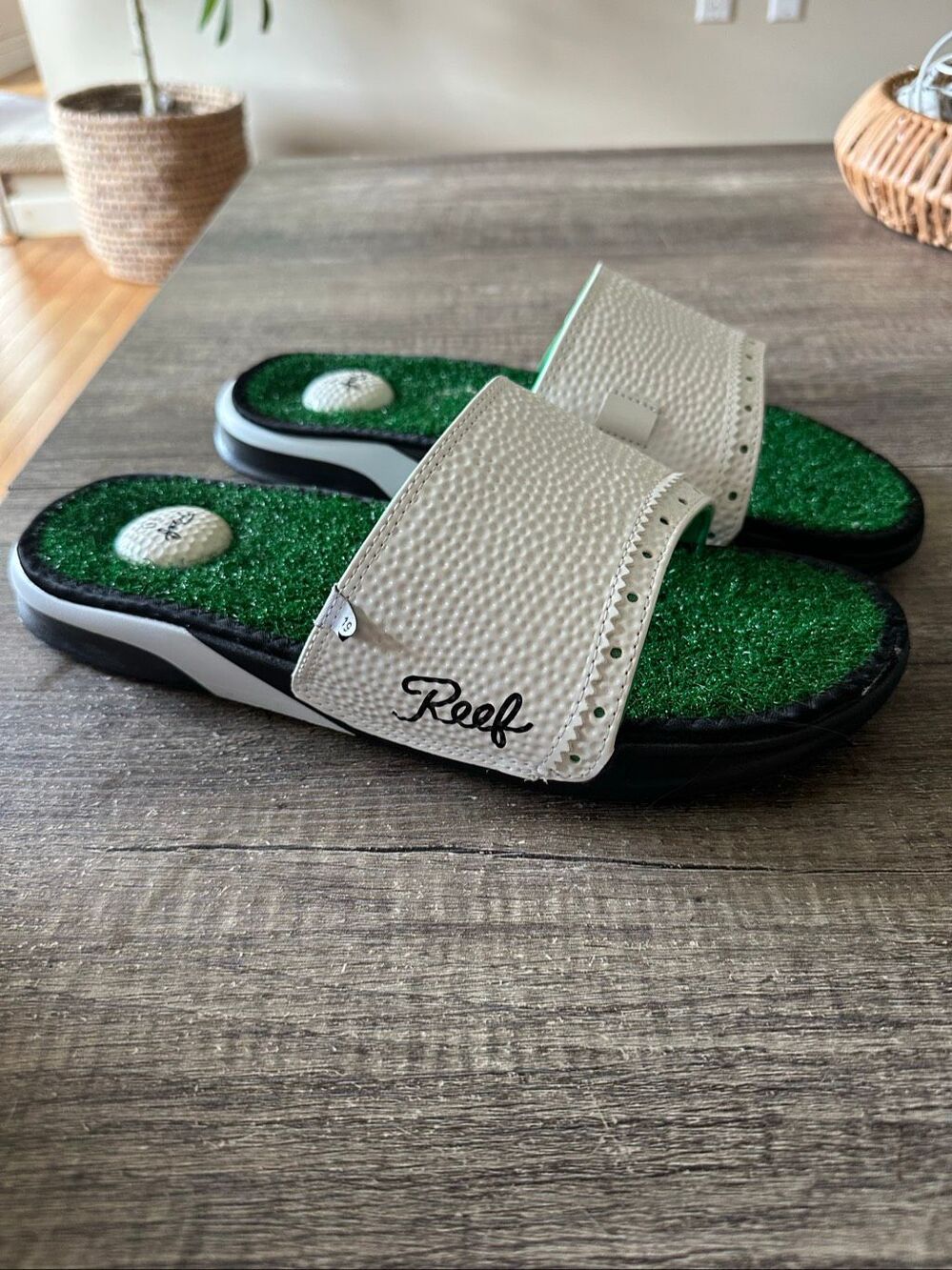 REEF MULLIGAN SLIDES Mens Size 10 Golf Turf Insole Flip Flop Tee Holder Sandals